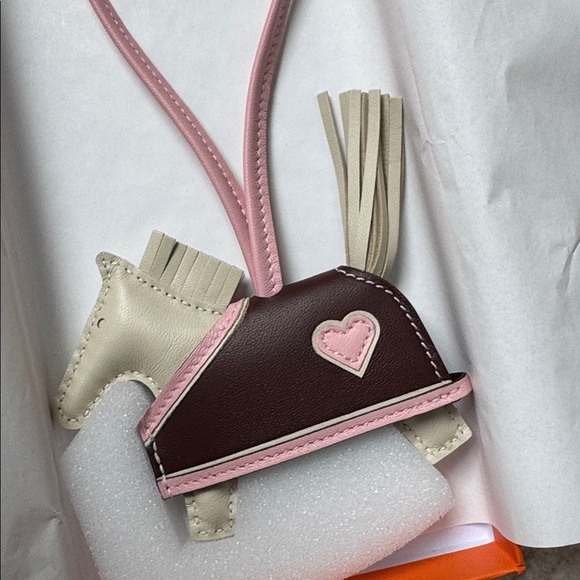 NEW IN BOX RARE Hermes Rodeo Robeo Coeur PM Charm - Picture 6 of 7